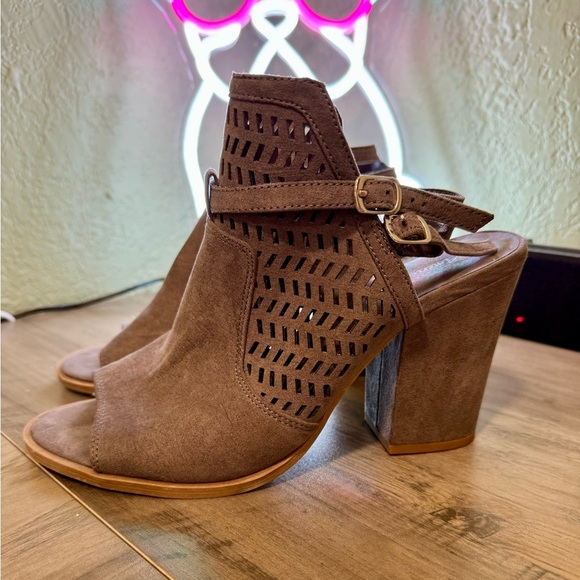 American Eagle By Payless Shoes - American Eagle by Payless Grey Cutout Heels